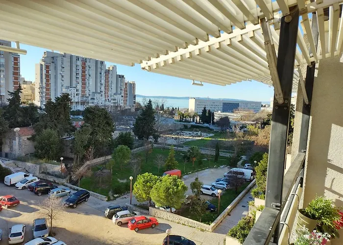Sunny Day Apartment