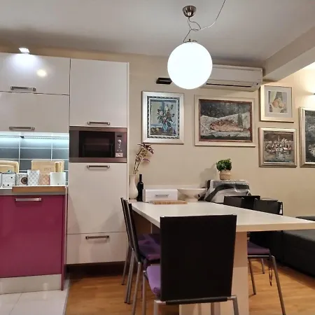 Sunny Day Apartment