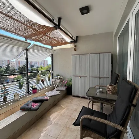 Sunny Day Apartment *